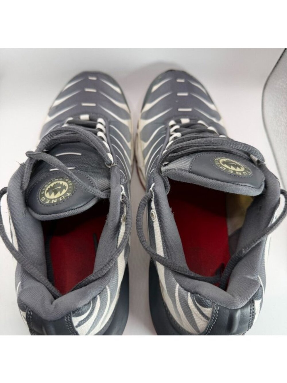 Nike Air Max Plus Gray/White/Red Running Shoes Size 10 Mens Athletic Sneakers - Picture 6 of 9